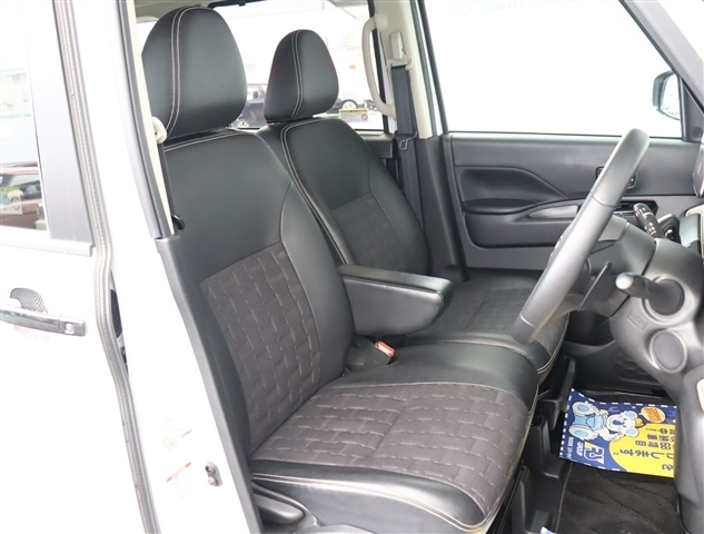三菱 デリカ　ミニ ６６０ Ｔ プレミアム ４ＷＤ R5年 () 99