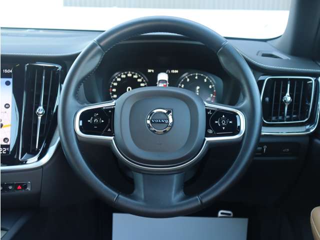 ボルボ クロスカントリー Ｔ５ ＡＷＤ プロ ４ＷＤ R1年 (東海) 99