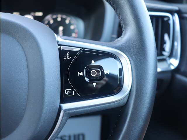 ボルボ クロスカントリー Ｔ５ ＡＷＤ プロ ４ＷＤ R1年 (東海) 99
