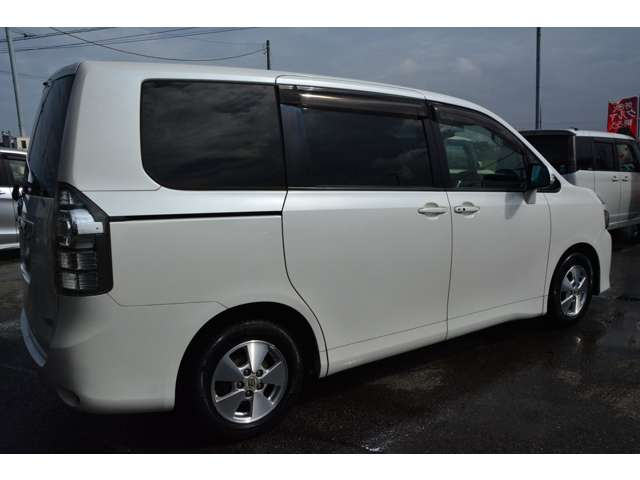 トヨタ ヴォクシー ２．０ Ｘ Ｌエディション H24年 (関東) 99