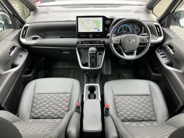 トヨタ ヴォクシー １．８ ハイブリッド Ｓ－Ｚ R7年 (関東) 99