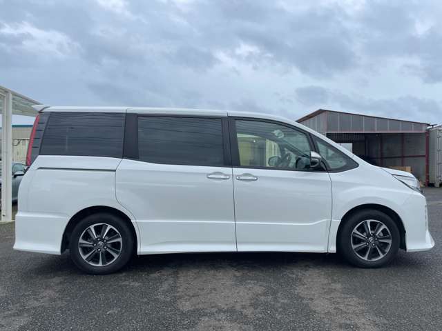 トヨタ ノア ２．０ ＳＩ ＷＸＢＩＩ R2年 (関東) 99