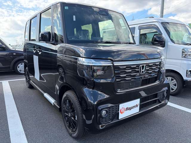 ホンダ Ｎ　ＢＯＸ カスタム ６６０ ブラック スタイル R8年 () 99
