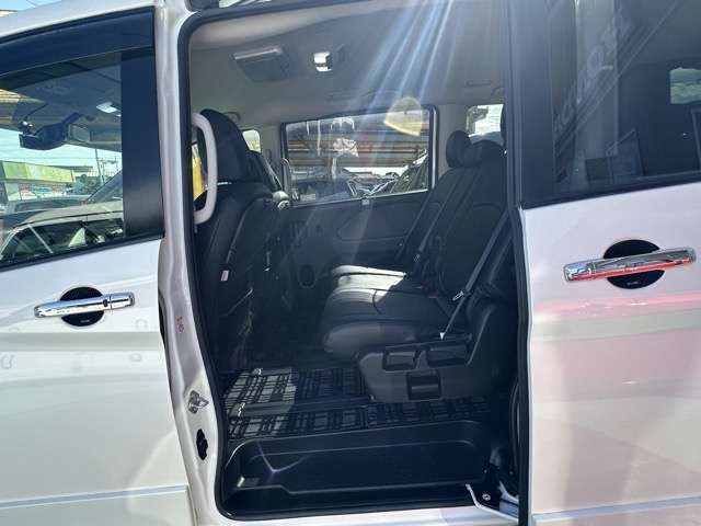 日産 セレナ ２．０ ハイウェイスター Ｖ R4年 () 99