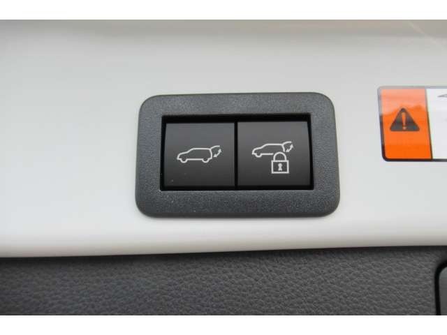 トヨタ ＲＡＶ４ ２．５ Ｚ Ｅ－ＦＯＵＲ ４ＷＤ R8年 (関東) 99
