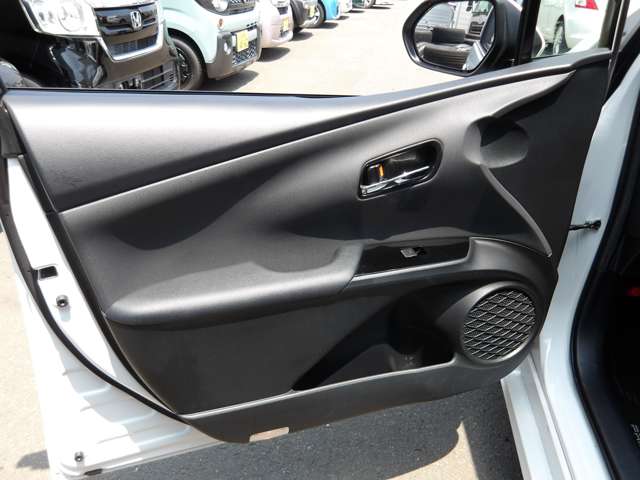 トヨタ プリウス １．８ Ｓ ツーリングセレクション ブラックエディション R4年 (東北) 99
