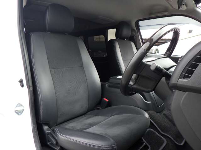 トヨタ ハイエースバン ２．８ スーパーＧＬ ダークプライム ロングボディ ディーゼルターボ ４ＷＤ H30年 (関東) 99