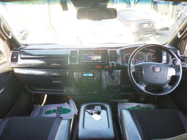 トヨタ ハイエースバン ２．０ スーパーＧＬ ダークプライムＩＩ ロングボディ R1年 (関東) 99
