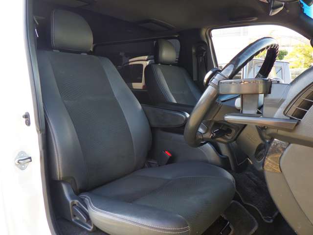 トヨタ ハイエースバン ２．０ スーパーＧＬ ダークプライムＩＩ ロングボディ R1年 (関東) 99