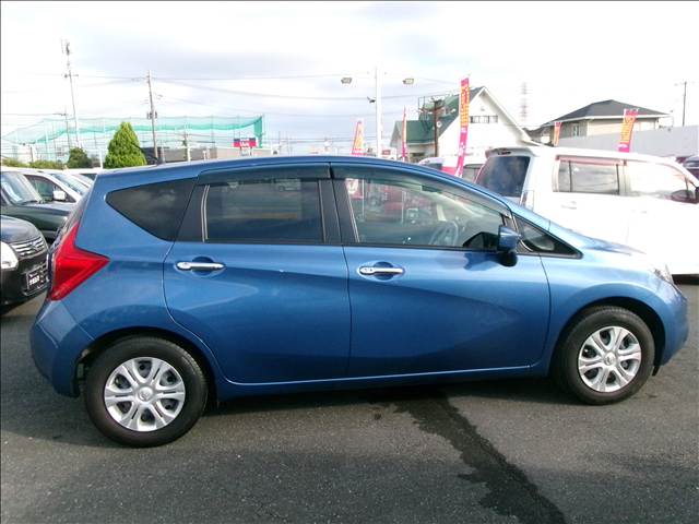 日産 ノート １．２ メダリスト Ｘ H28年 (関東) 99