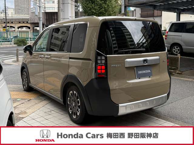 ホンダ フリード　ハイブリッド １．５ Ｅ：ＨＥＶ クロスター R8年 (近畿) 99