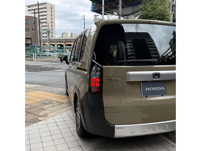 ホンダ フリード　ハイブリッド １．５ Ｅ：ＨＥＶ クロスター R8年 (近畿) 99