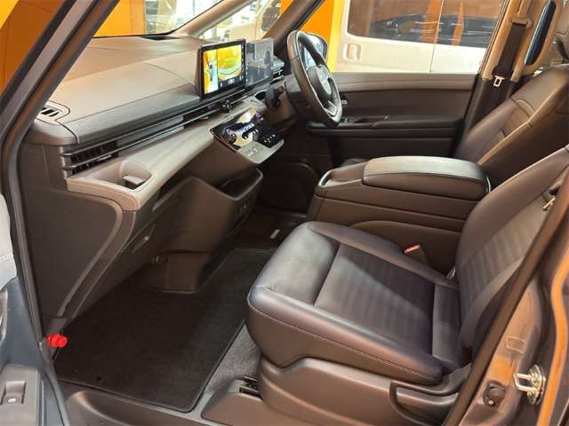 日産 セレナ １．４ Ｅ－ＰＯＷＥＲ ルキシオン R6年 (近畿) 99