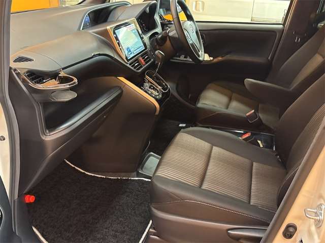 トヨタ ヴォクシー ２．０ ＺＳ 煌ＩＩ R2年 (近畿) 99