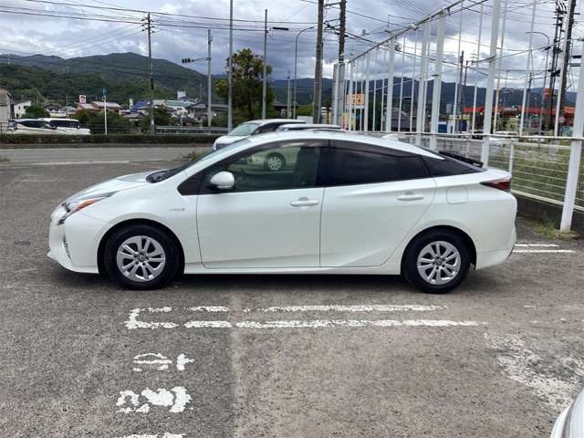 トヨタ プリウス １．８ Ｓ セーフティ プラス H29年 (四国) 99