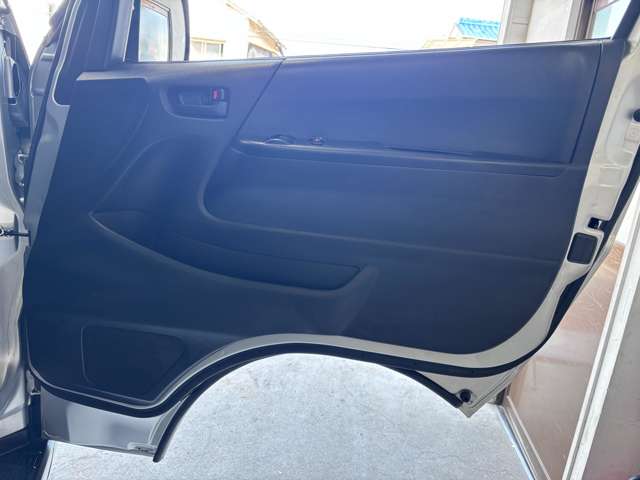 トヨタ ハイエースバン ２．７ ＤＸ ロング ミドルルーフ H28年 (四国) 99