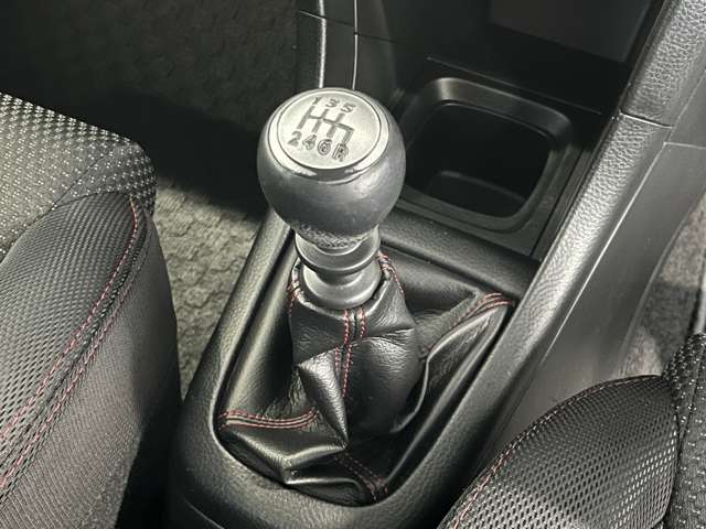 スズキ スイフト １．６ スポーツ H27年 () 99