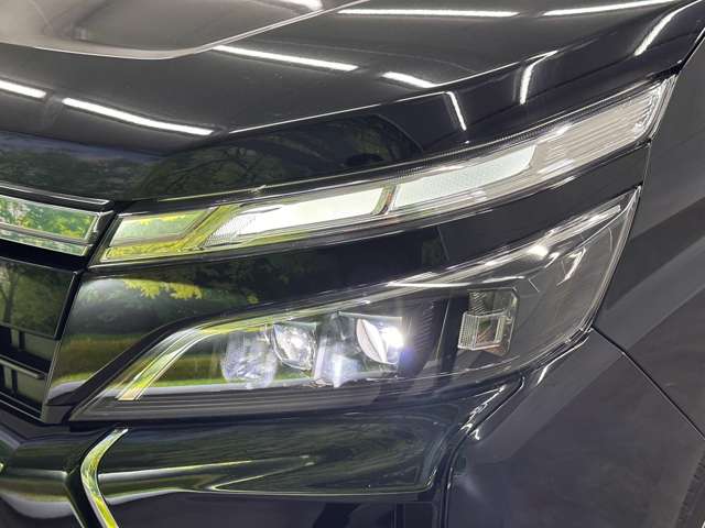 トヨタ ヴォクシー ２．０ ＺＳ 煌ＩＩＩ R8年 () 99