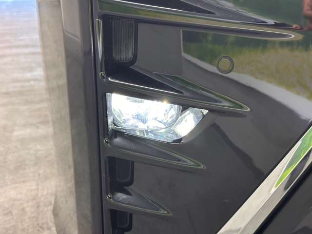 トヨタ ヴォクシー ２．０ ＺＳ 煌ＩＩＩ R8年 () 99