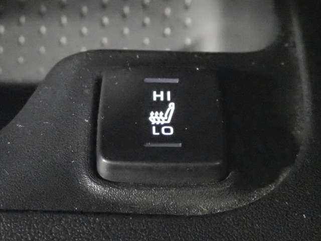 トヨタ カローラ　ツーリング　ハイブリッド １．８ ハイブリッド ＷＸＢ R6年 () 99