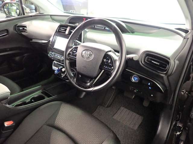 トヨタ プリウス １．８ Ｓ R2年 () 99