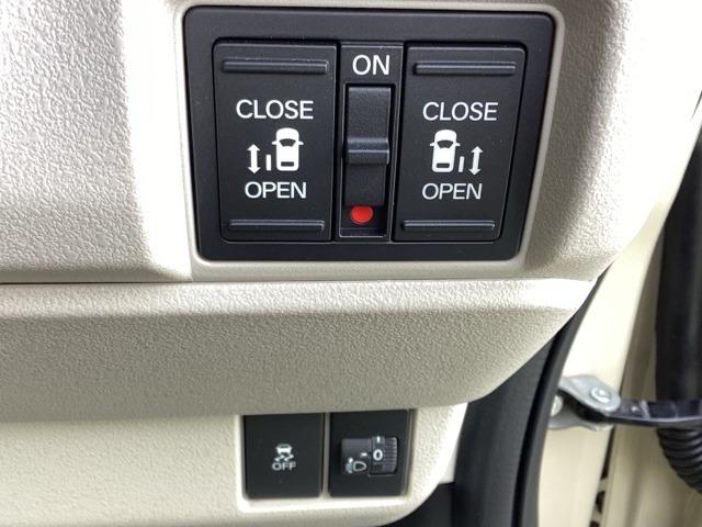 ホンダ Ｎ　ＢＯＸ ６６０ ファッションスタイル ２トーン ４ＷＤ R8年 (近畿) 99