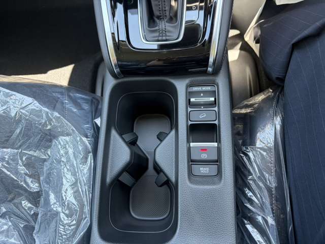 ホンダ ヴェゼル １．５ Ｅ：ＨＥＶ Ｚ R8年 (近畿) 99