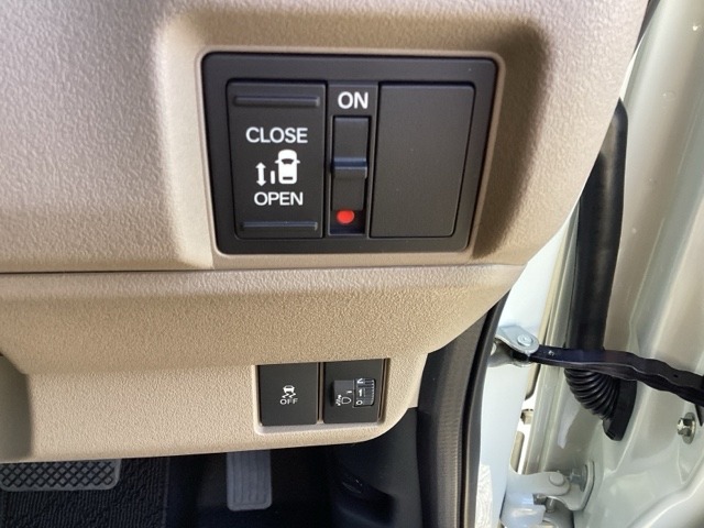 ホンダ Ｎ　ＢＯＸ ジョイ ６６０ ２トーン R8年 (近畿) 99