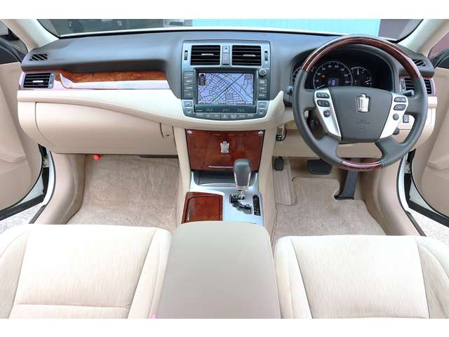 トヨタ クラウン ２．５ ロイヤルサルーン プレミアム エディション H24年 (東海) 99