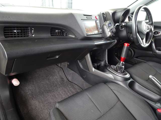 ホンダ ＣＲ−Ｚ １．５ アルファ ブラックレーベル H23年 () 99