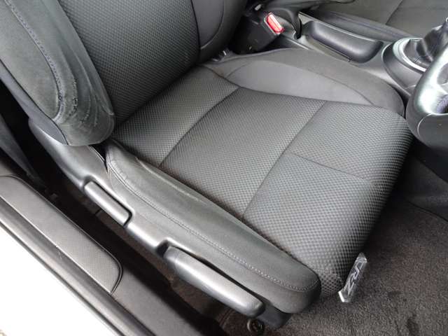 ホンダ ＣＲ−Ｚ １．５ アルファ ブラックレーベル H23年 () 99