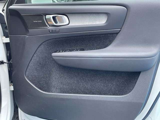 ボルボ ＸＣ４０ Ｂ４ ＡＷＤ インスクリプション ４ＷＤ R4年 (関東) 99