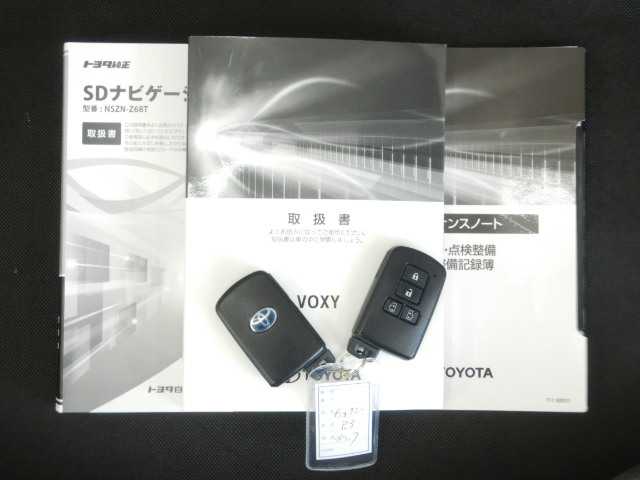 トヨタ ヴォクシー １．８ ハイブリッド ＺＳ 煌ＩＩＩ R3年 () 99
