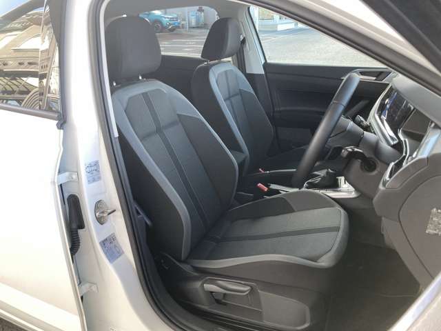 フォルクスワーゲン ポロ ＴＳＩ　スタイル R8年 () 99