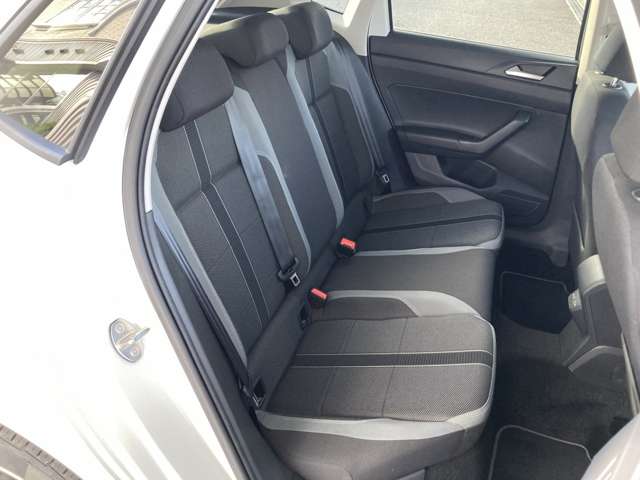 フォルクスワーゲン ポロ ＴＳＩ　スタイル R8年 () 99