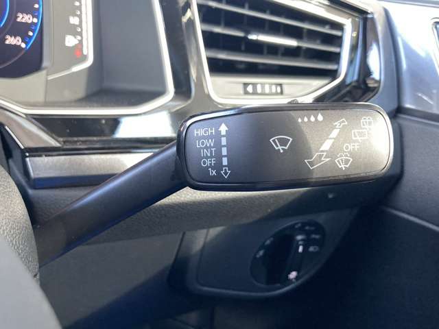 フォルクスワーゲン ポロ ＴＳＩ　スタイル R8年 () 99