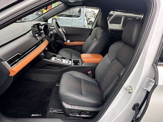 三菱 アウトランダーＰＨＥＶ ＰＨＥＶ ２．４ Ｐ ４ＷＤ R5年 () 99