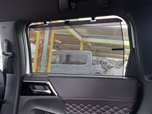 三菱 アウトランダーＰＨＥＶ ＰＨＥＶ ２．４ Ｐ ４ＷＤ R5年 () 99