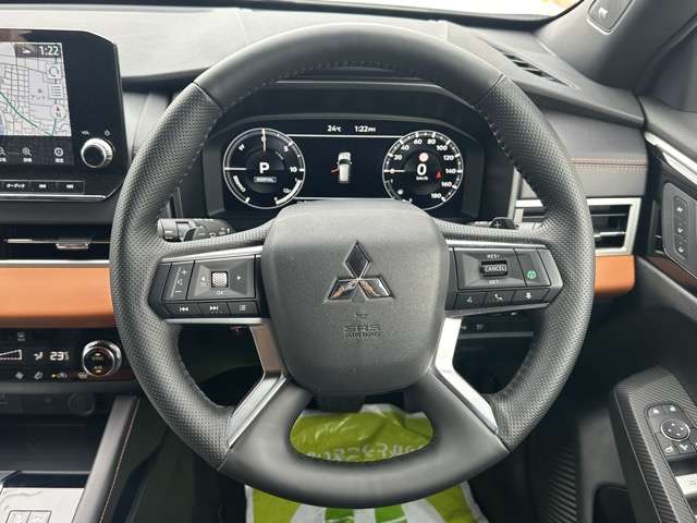 三菱 アウトランダーＰＨＥＶ ＰＨＥＶ ２．４ Ｐ ４ＷＤ R5年 () 99