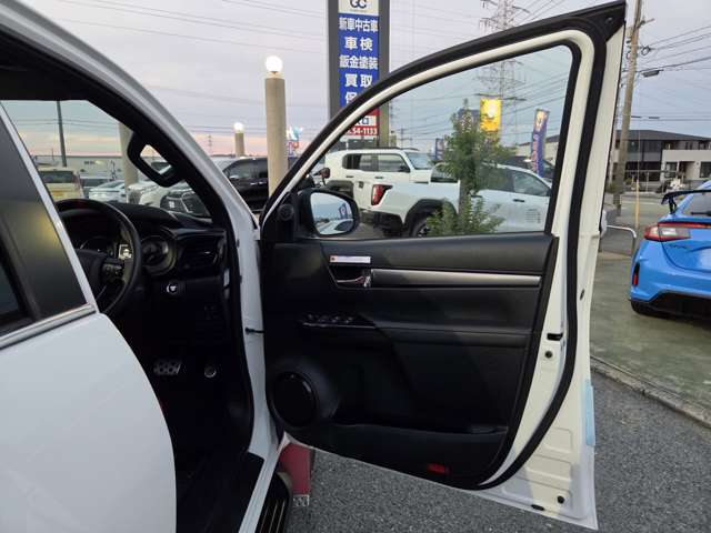 トヨタ ハイラックス ２．４ Ｚ ＧＲスポーツ ディーゼルターボ ４ＷＤ R5年 () 99
