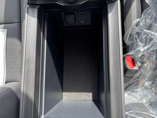 トヨタ ＲＡＶ４ ２．５ Ｚ Ｅ－ＦＯＵＲ ４ＷＤ R8年 () 99