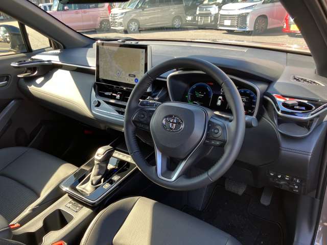 トヨタ カローラクロス　ハイブリッド １．８ ハイブリッド Ｚ Ｅ－ＦＯＵＲ ４ＷＤ R7年 () 99