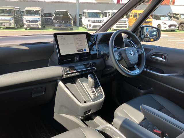トヨタ ヴォクシー １．８ ハイブリッド Ｓ－Ｚ R7年 () 99