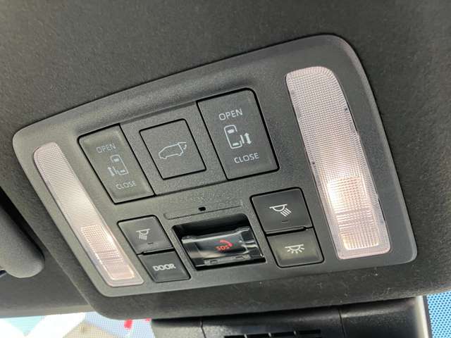 トヨタ ヴォクシー １．８ ハイブリッド Ｓ－Ｚ R7年 () 99