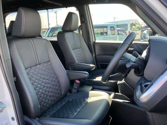 トヨタ ヴォクシー １．８ ハイブリッド Ｓ－Ｚ R7年 () 99