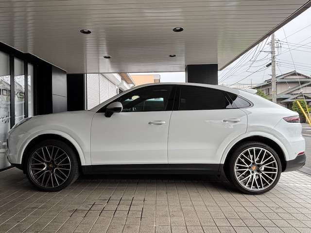 ポルシェ カイエンクーペ ３．０ ティプトロニックＳ リアセンターシート ４ＷＤ R4年 (関東) 99