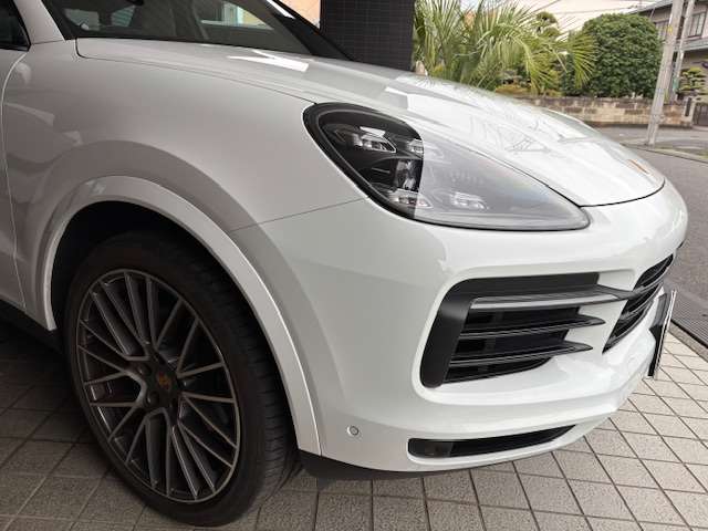 ポルシェ カイエンクーペ ３．０ ティプトロニックＳ リアセンターシート ４ＷＤ R4年 (関東) 99