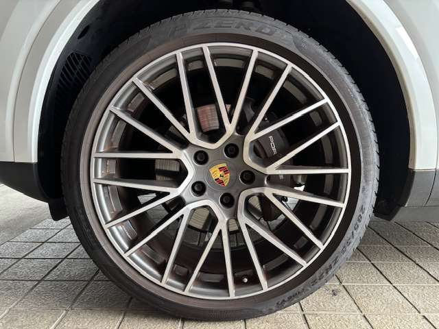ポルシェ カイエンクーペ ３．０ ティプトロニックＳ リアセンターシート ４ＷＤ R4年 (関東) 99