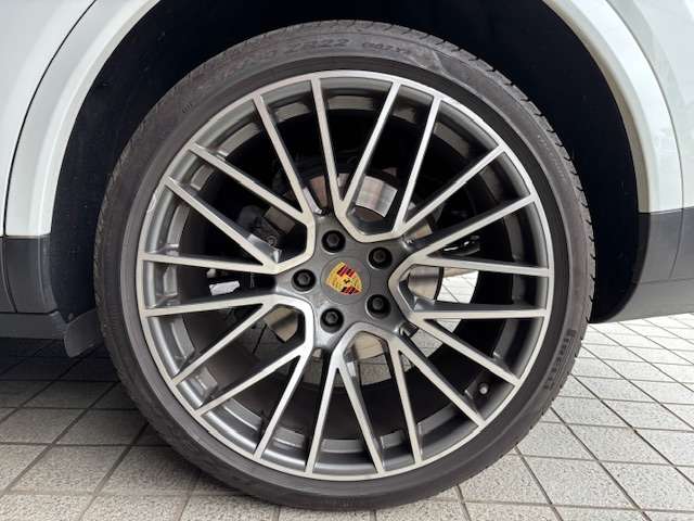 ポルシェ カイエンクーペ ３．０ ティプトロニックＳ リアセンターシート ４ＷＤ R4年 (関東) 99