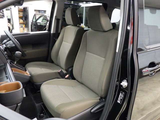 トヨタ シエンタ　ハイブリッド ハイブリッド １．５ Ｇ Ｅ－ＦＯＵＲ ４ＷＤ R7年 () 99